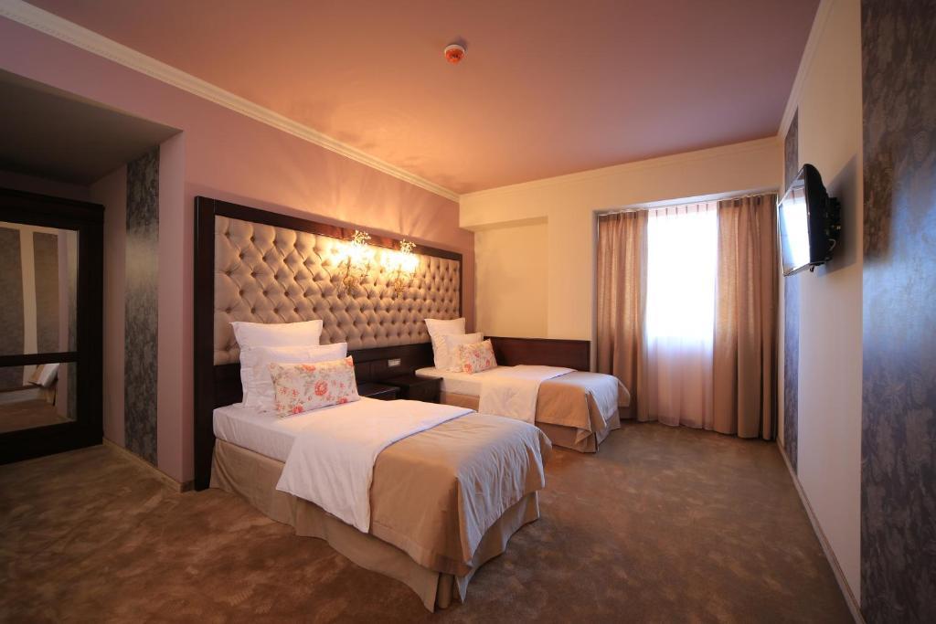 Simfonia Boutique Hotel Ramnicu Valcea Room photo